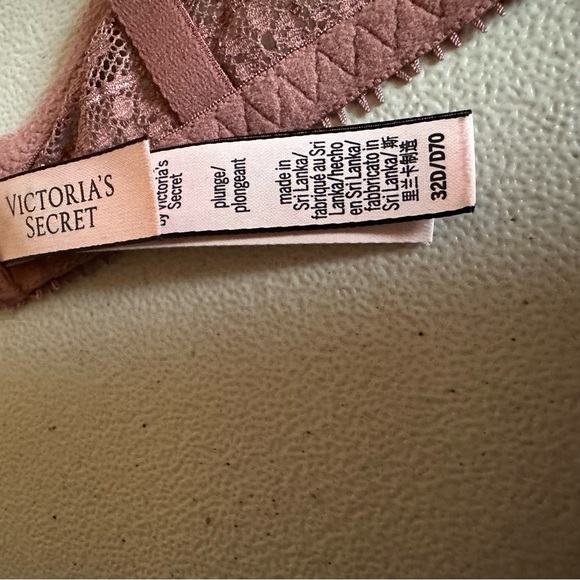 Victoria’s Secret bra - Picture 3 of 3
